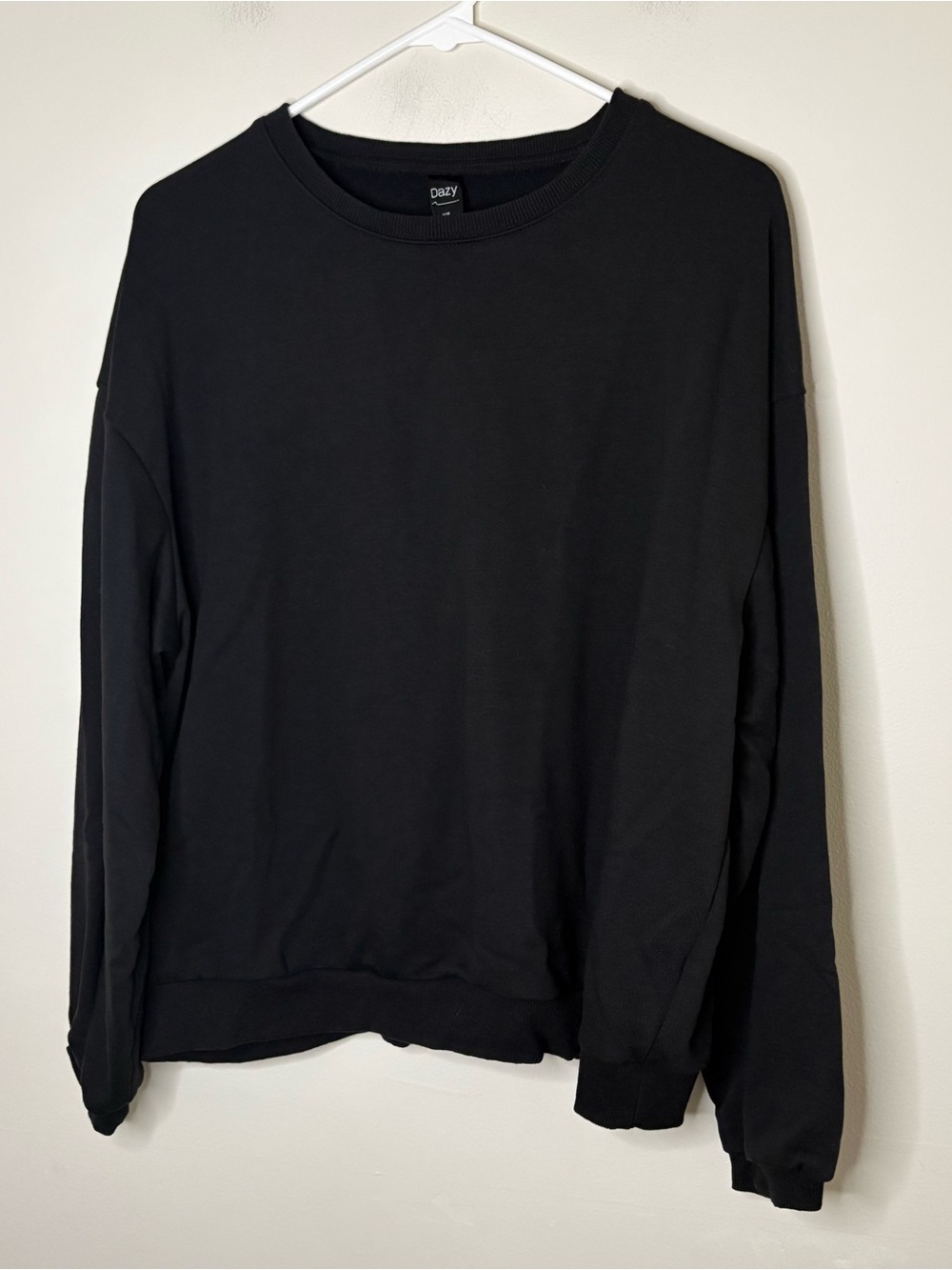 Dazy Women’s Large Black Sweatshirt Casual Sporty Basic Crewneck Goth Neutral